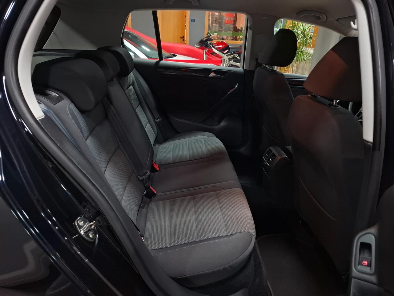 Volkswagen Golf 1.2 benzina Neopatentato