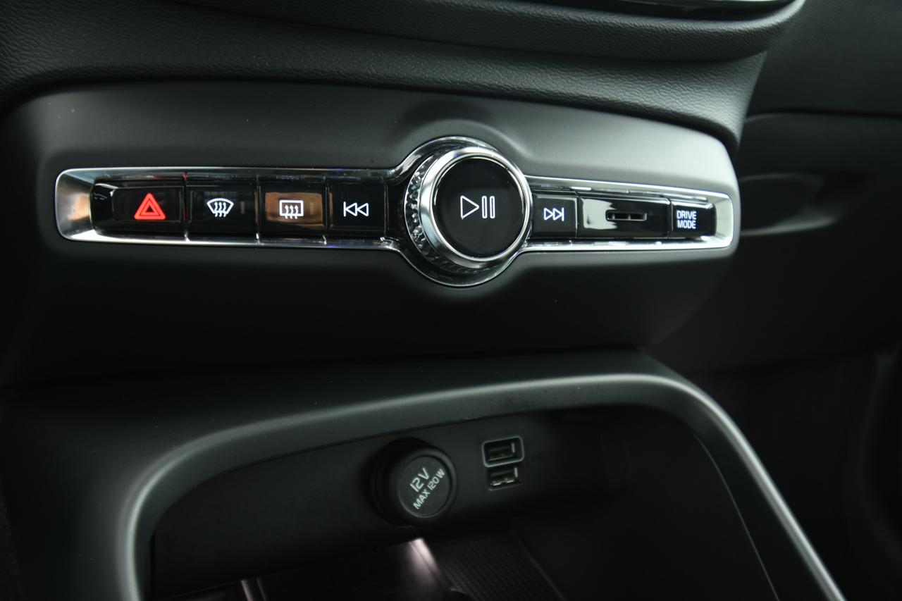 VOLVO XC40 N1 1.5 T2 Momentum Core geartronic CAMERA+PREZZO+IVA