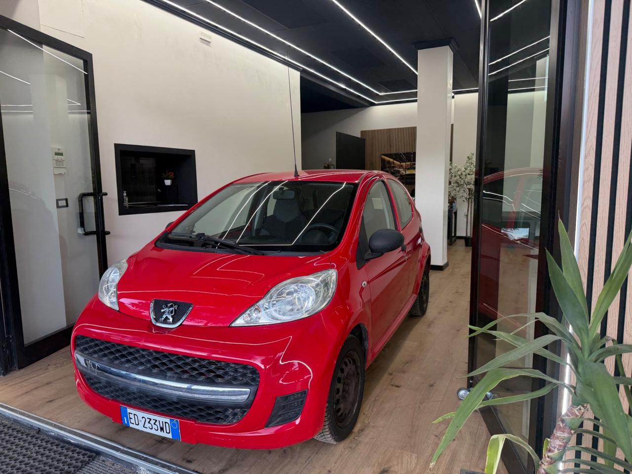 Peugeot 107 1.0 68CV 5p. Desir