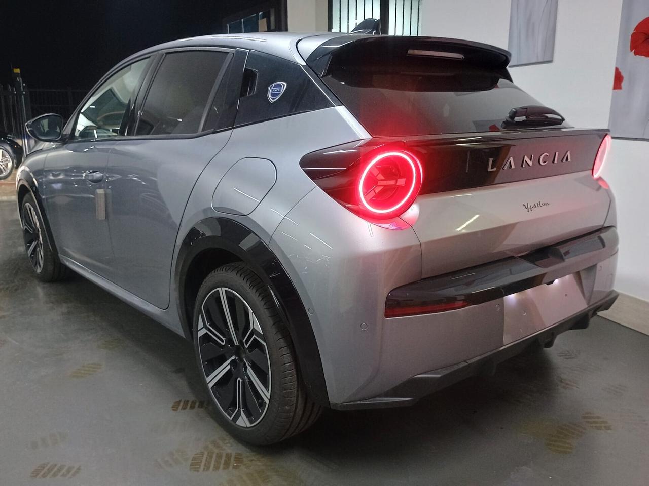 Lancia Ypsilon Hybrid e-DCT LX