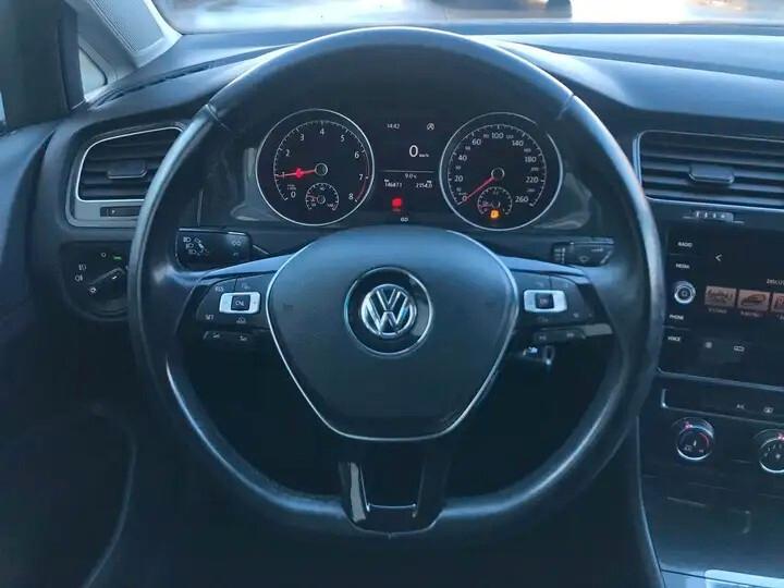 Volkswagen Golf 1.0 TSI 85 CV 5p. Trendline BlueMotion Technology