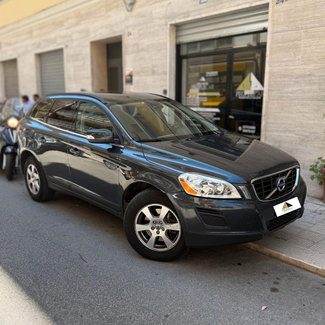 Volvo XC60 **UNICO PROPRIETARIO**