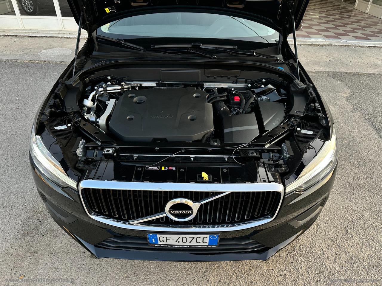 VOLVO XC60 B4 GEARTRONIC MOMENTUM IBRIDO DIESEL/ELETTTICO