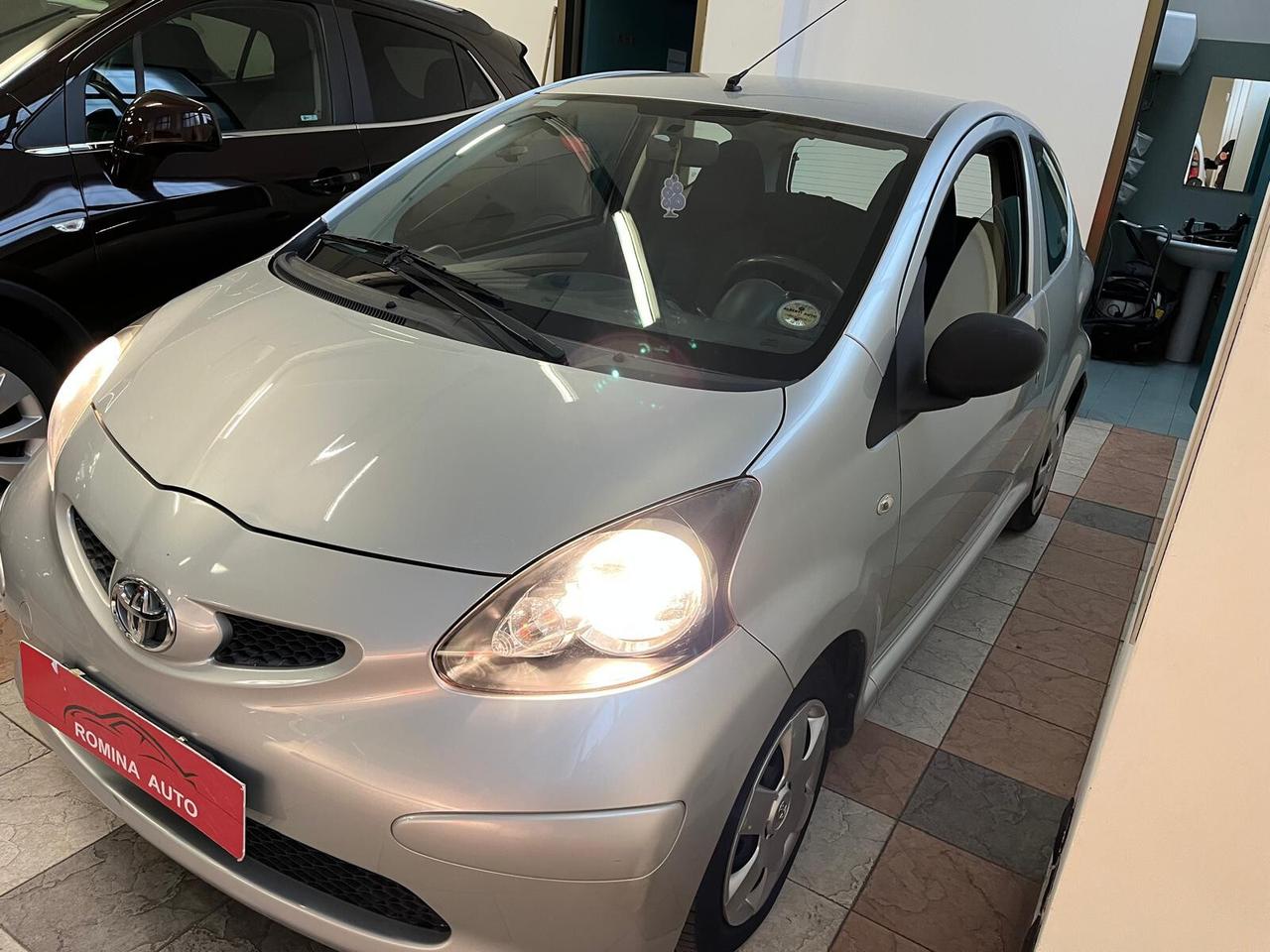 Toyota Aygo 1.0 12V VVT-i 3 porte Sol