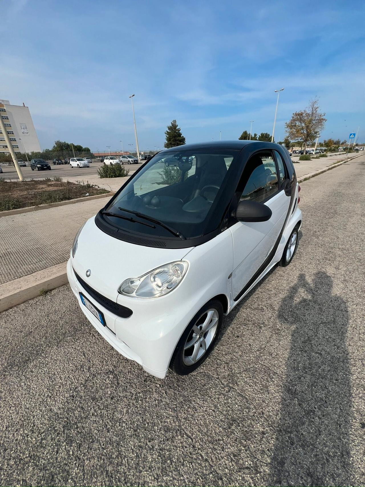 Smart ForTwo 1000 52 kW coupé passion - 2012