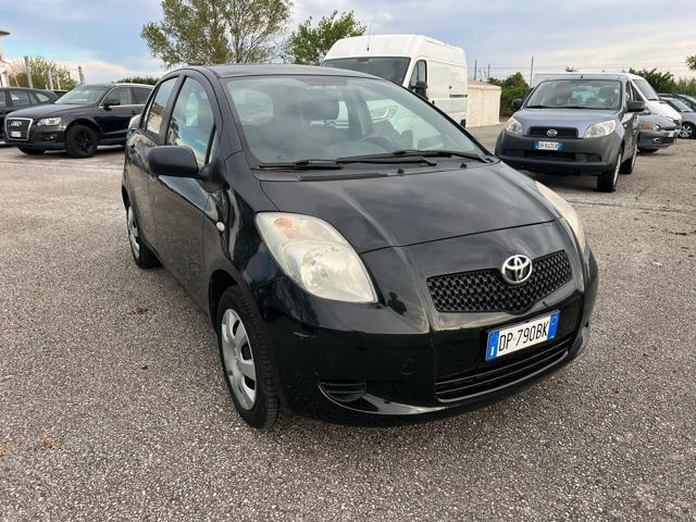 TOYOTA Yaris 1.0 5 porte Now