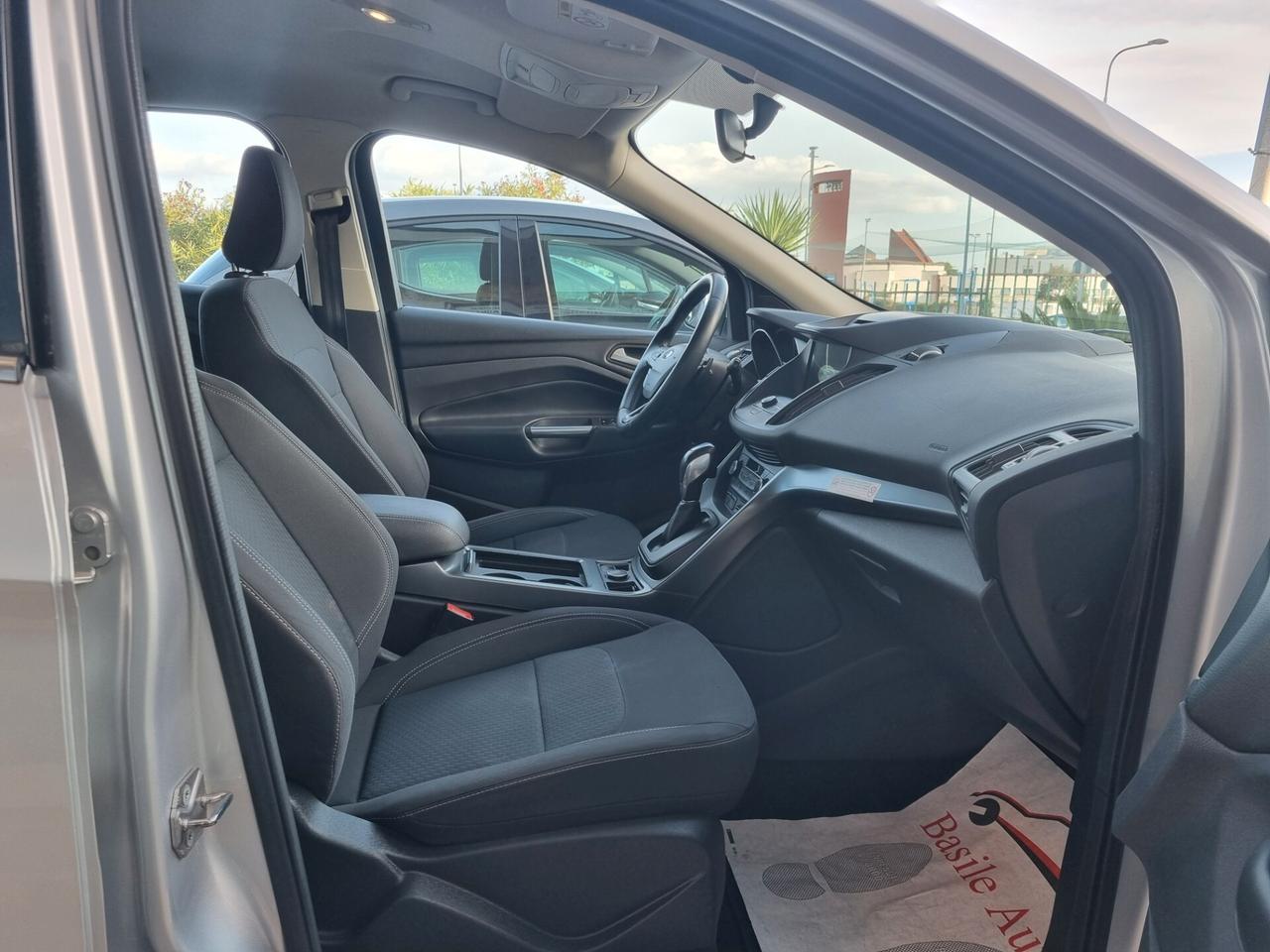 Ford Kuga 1.5 TDCI 120 CV S&S 2WD Powershift Business