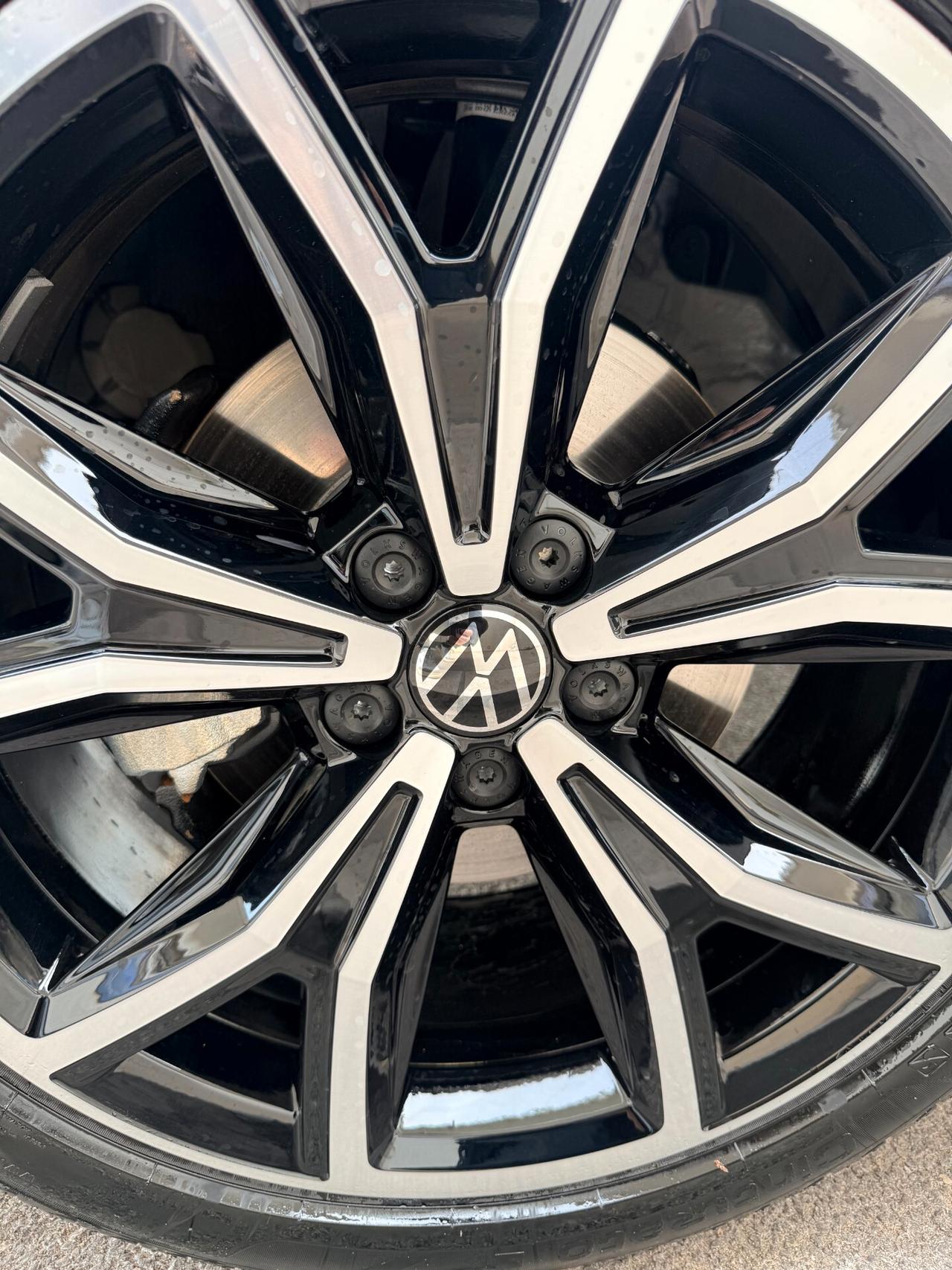 Volkswagen T-Cross 1.0 tsi R-Line edition Plus 115cv TELECAMERA,NAVI,APPLE CARPLAY,VIRTUAL COCKPIT, GARANZIA UFFICIALE