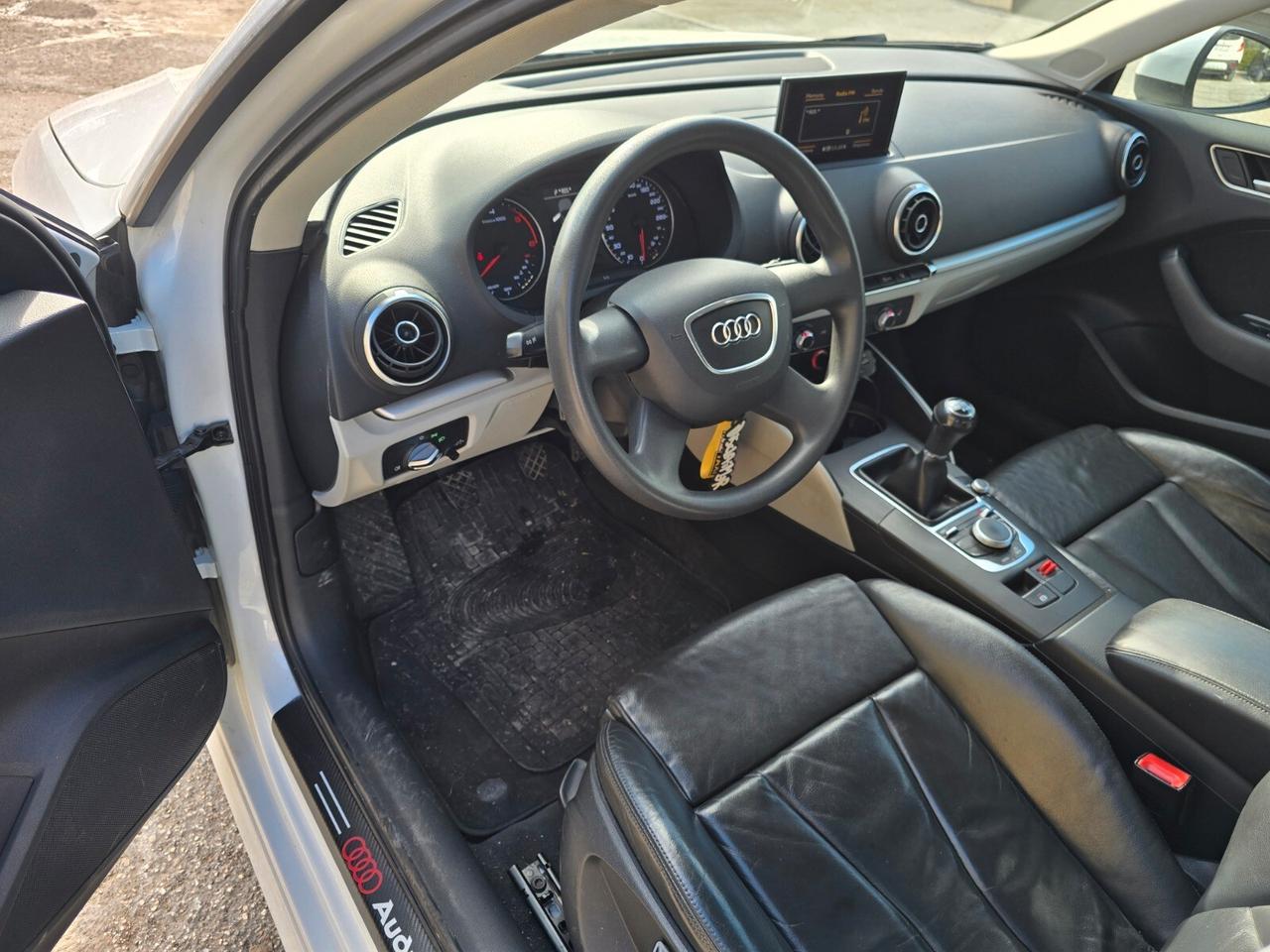Audi A3 1.6 TDI clean S-line