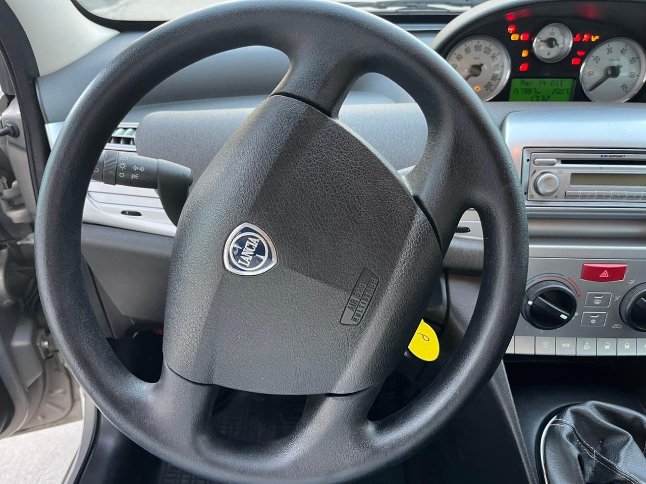 Lancia Ypsilon 1.2 8v Versus