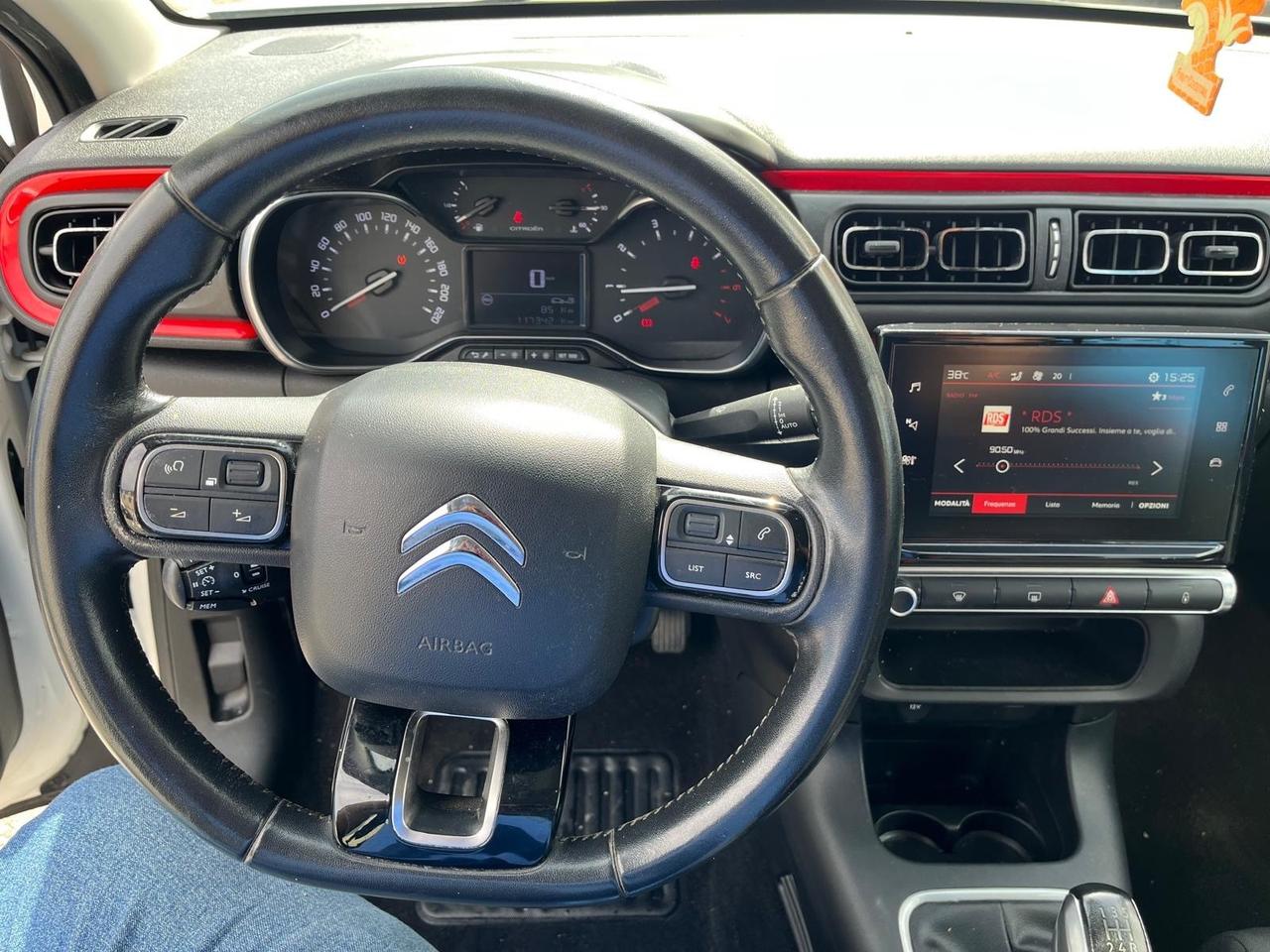 Citroen c3 3 serie SHINE -1.2 benz -82cv- 2017