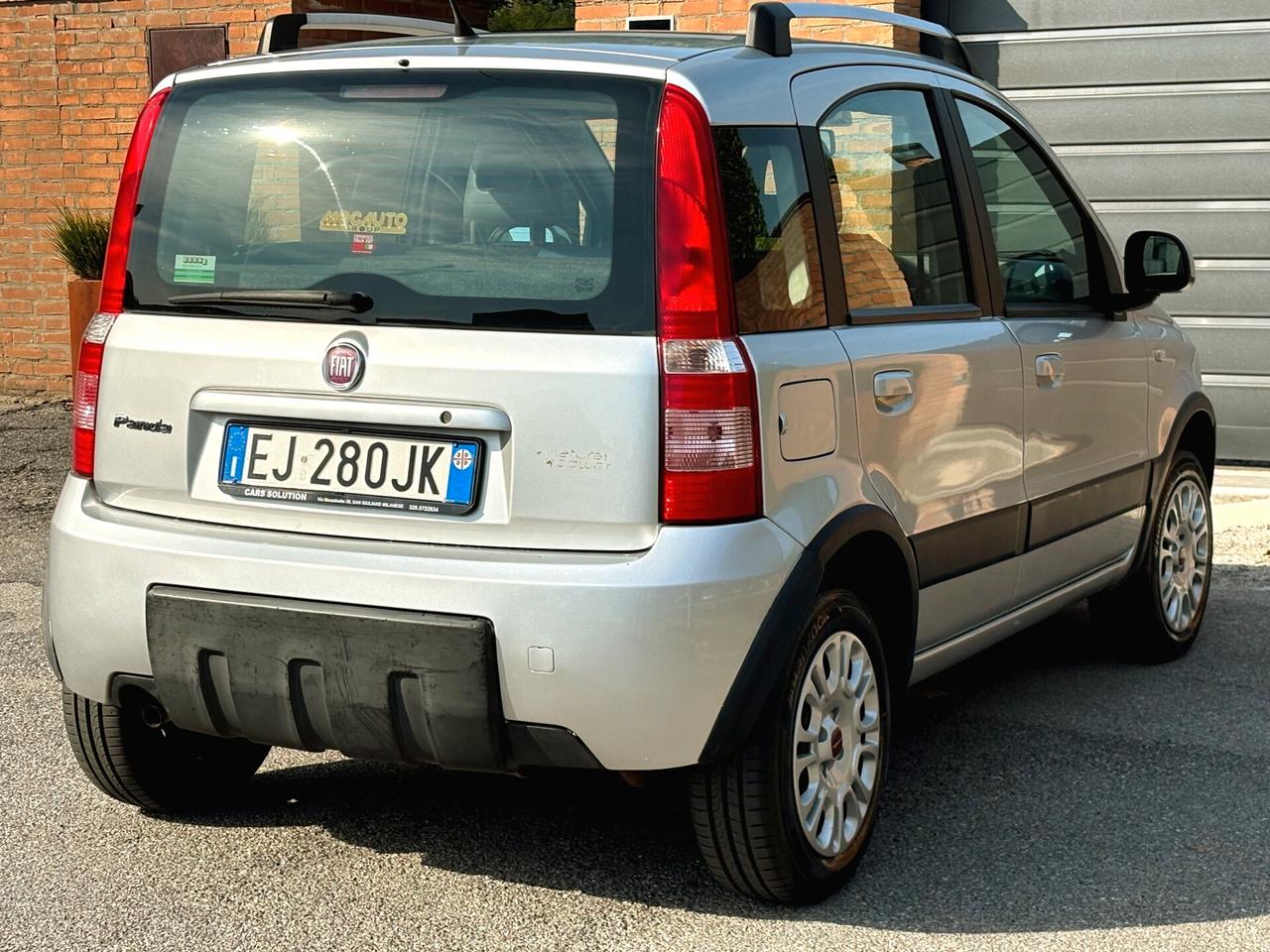 FIAT PANDA 1.4(Metano 11/2027)-Navi-178000km-2011