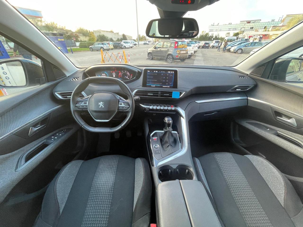 Peugeot 3008 BlueHDi 130 S&S EAT8 Active Pack