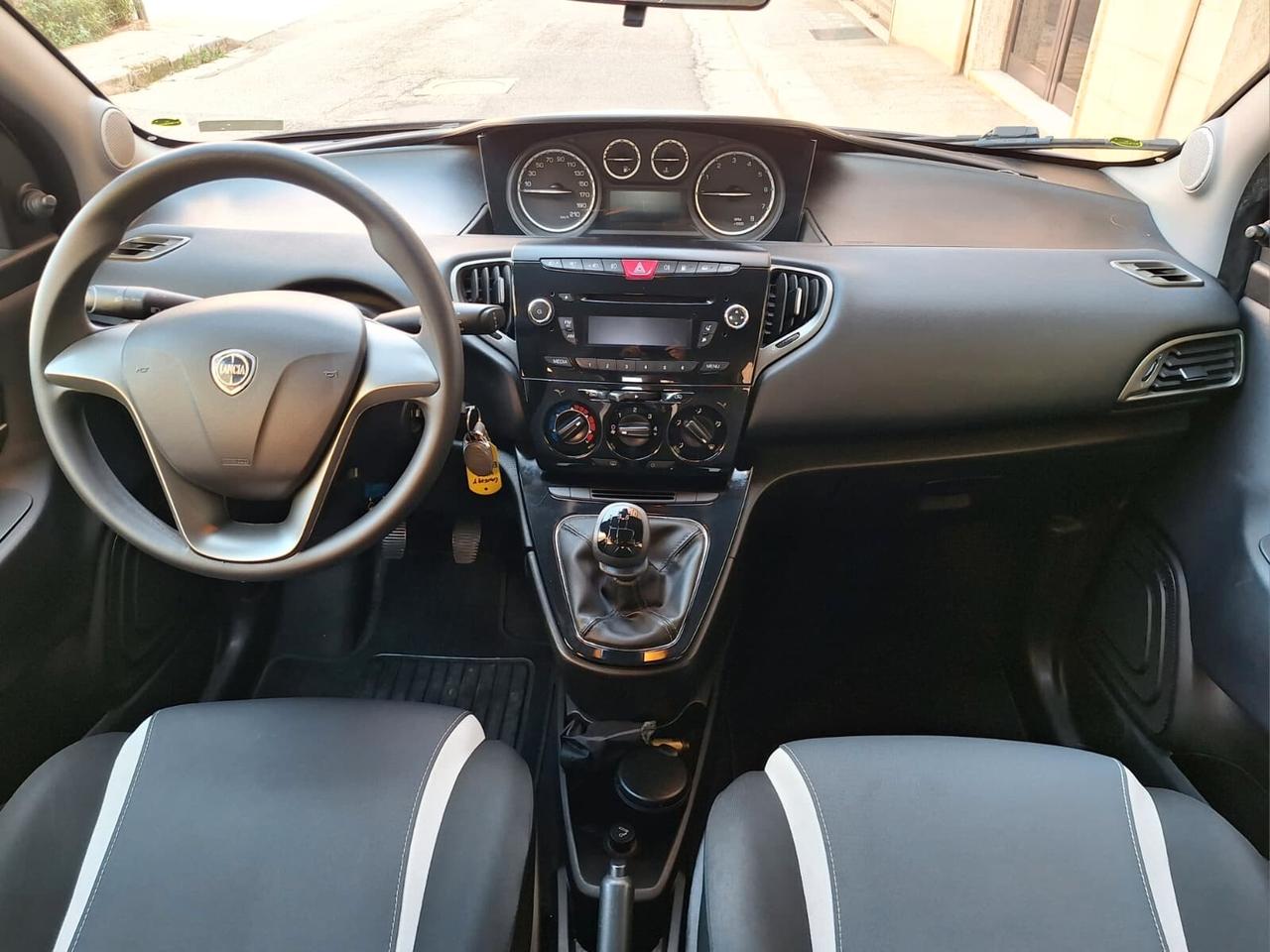Lancia Ypsilon 1.2 69 CV 5 porte GPL Ecochic Gold