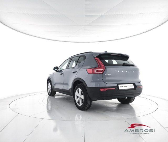 VOLVO XC40 T2 Momentum Core