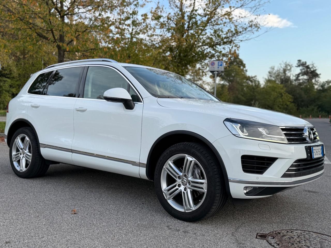 Volkswagen Touareg 3.0 TDI 262 CV *PREZZO REALE*pelle*Automatik*Tetto*Pelle
