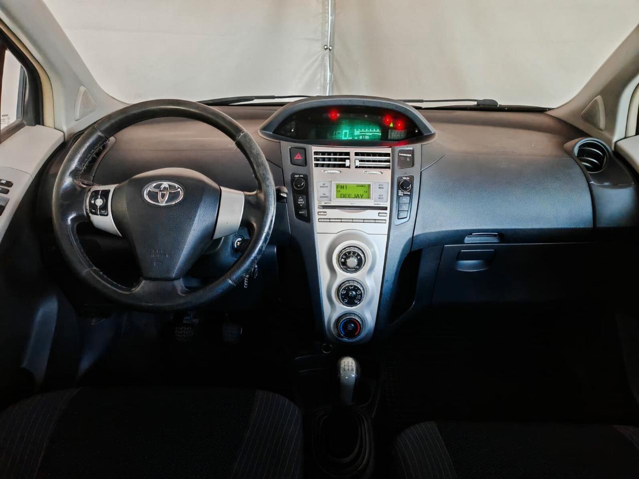 Toyota Yaris 1.0 5 porte Sol