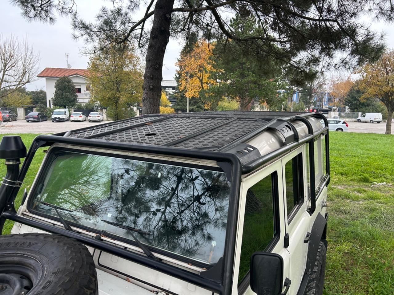 Land Rover Defender Safari