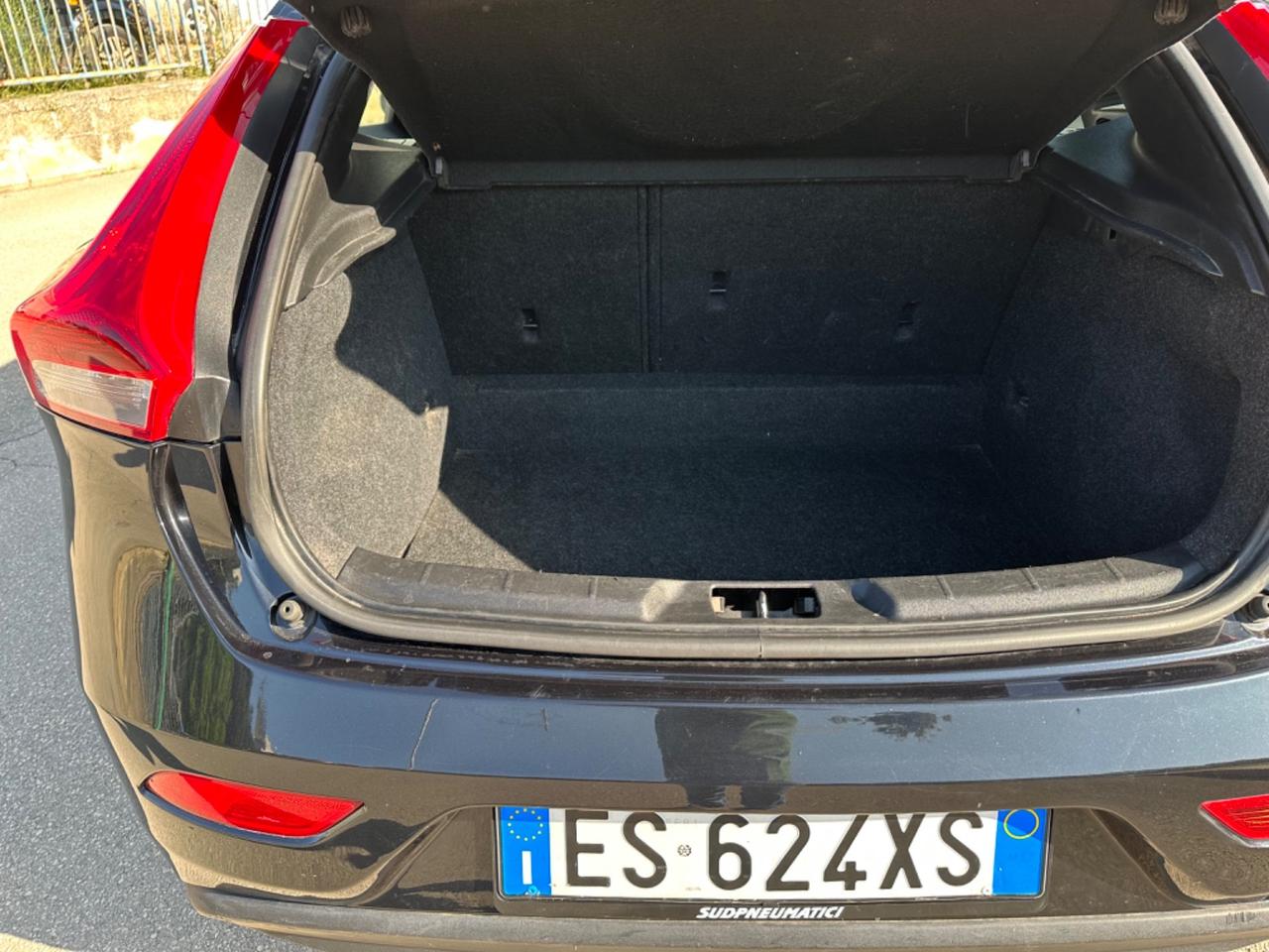 Volvo V40 D3 Kinetic 1.6 DIESEL 2013 - NAVI, MANUALE