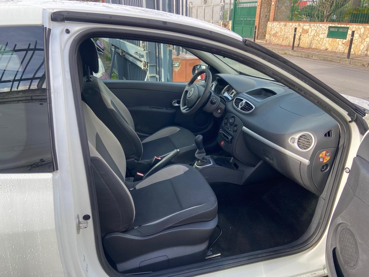 Renault Clio 1.2 16V 3 porte Confort