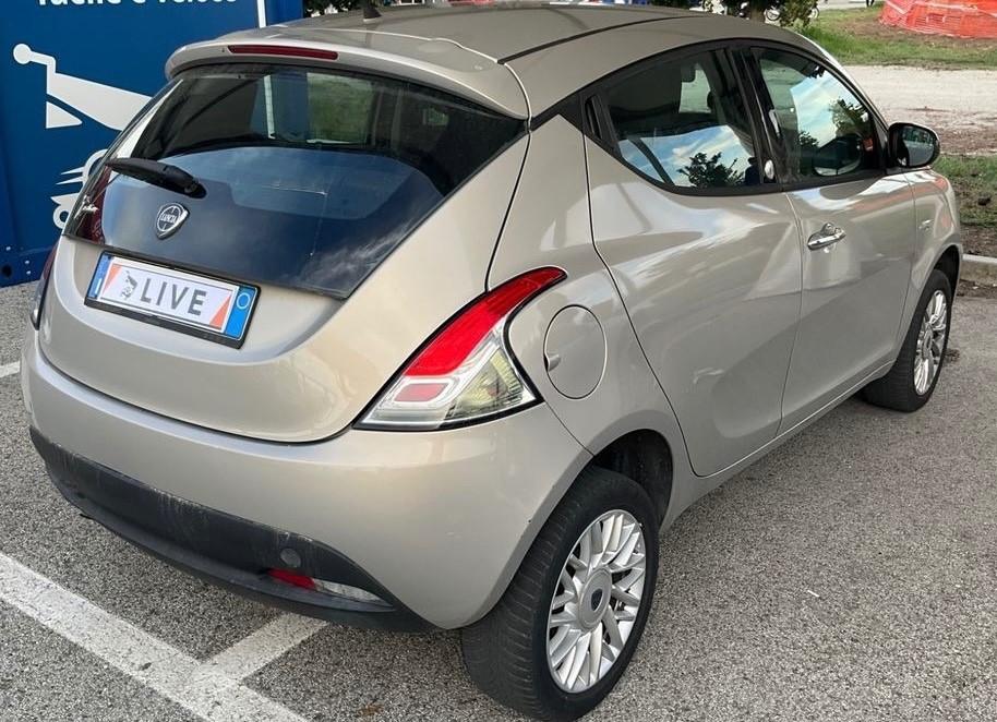 Lancia Ypsilon 0.9 TwinAir 85 CV 5 porte S&S Silver