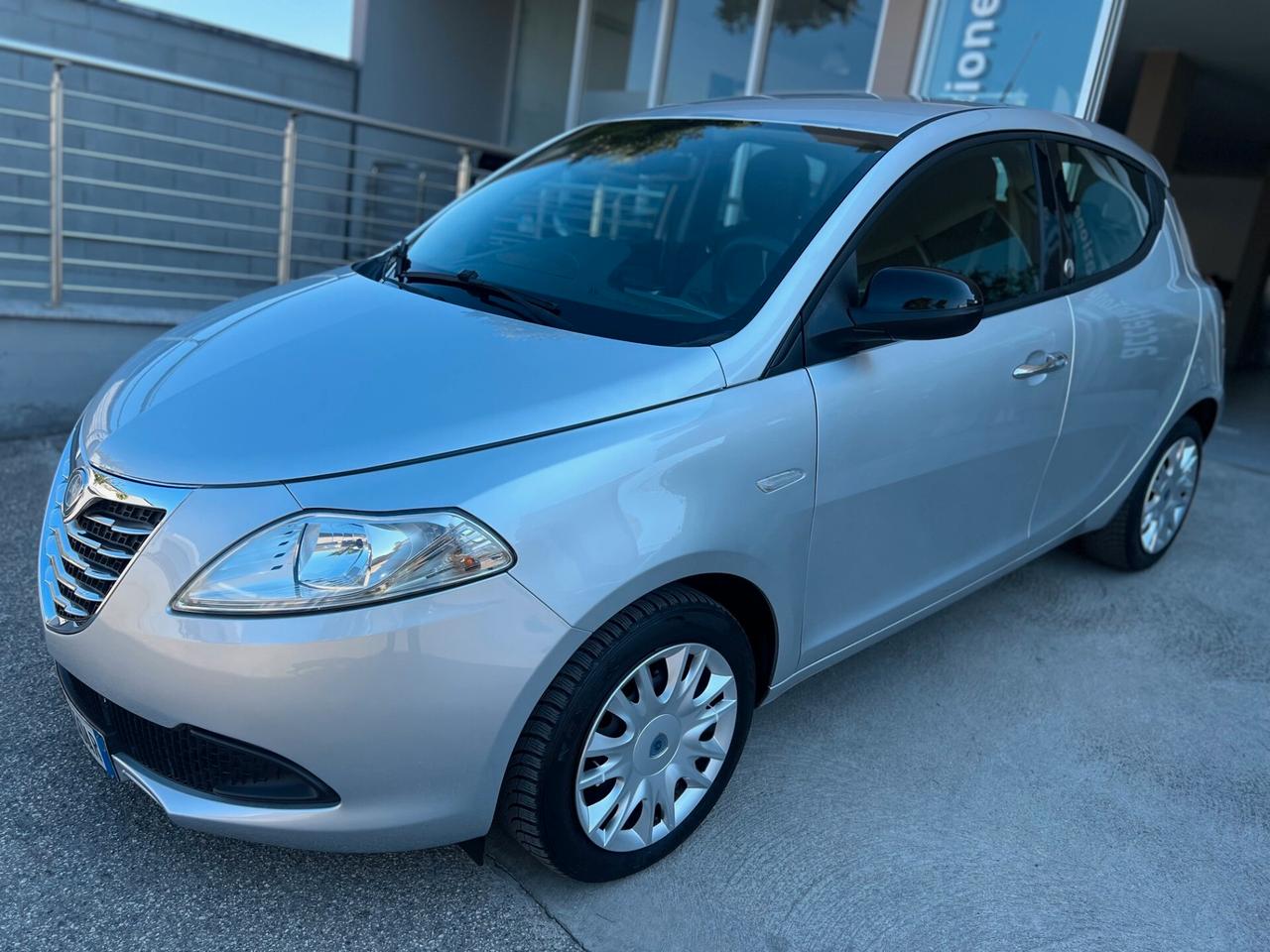 Lancia Ypsilon 1.2 8v Silver ecochic Gpl 69cv PDC/CLIMA PERFETTA!!