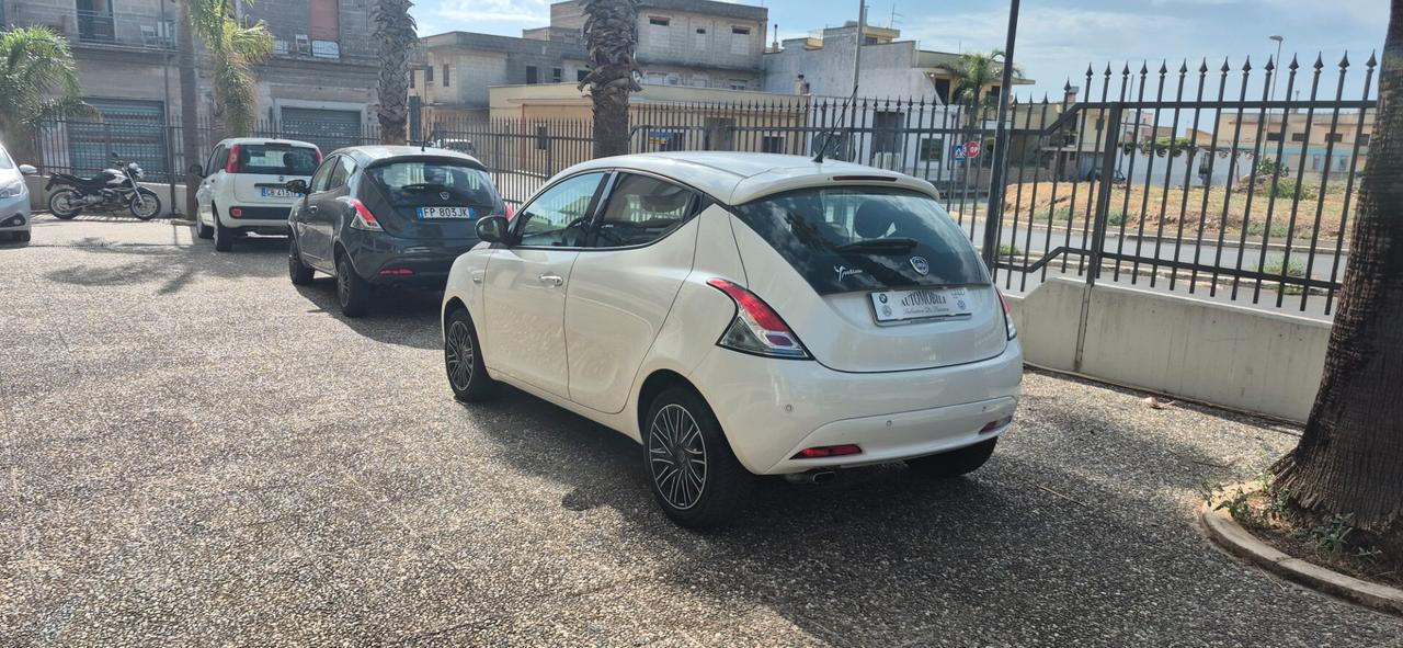 Lancia Ypsilon 1.2 69 CV 5 porte S&S Gold