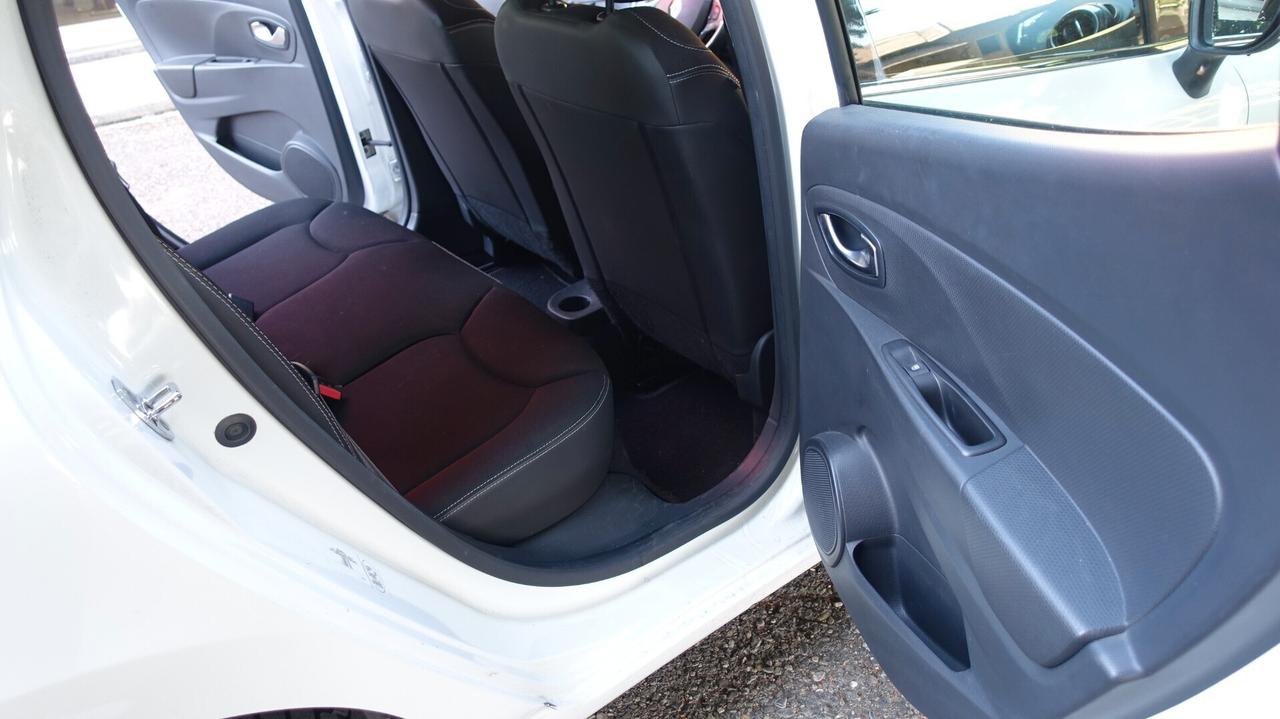 Renault Clio 1.2 75CV 5 porte Costume National NEO PATENTATO