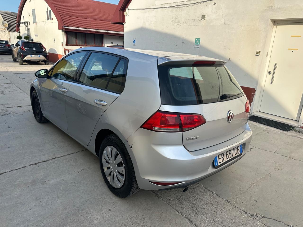 Volkswagen Golf 1.6 TDI 5p. Trendline - 2013