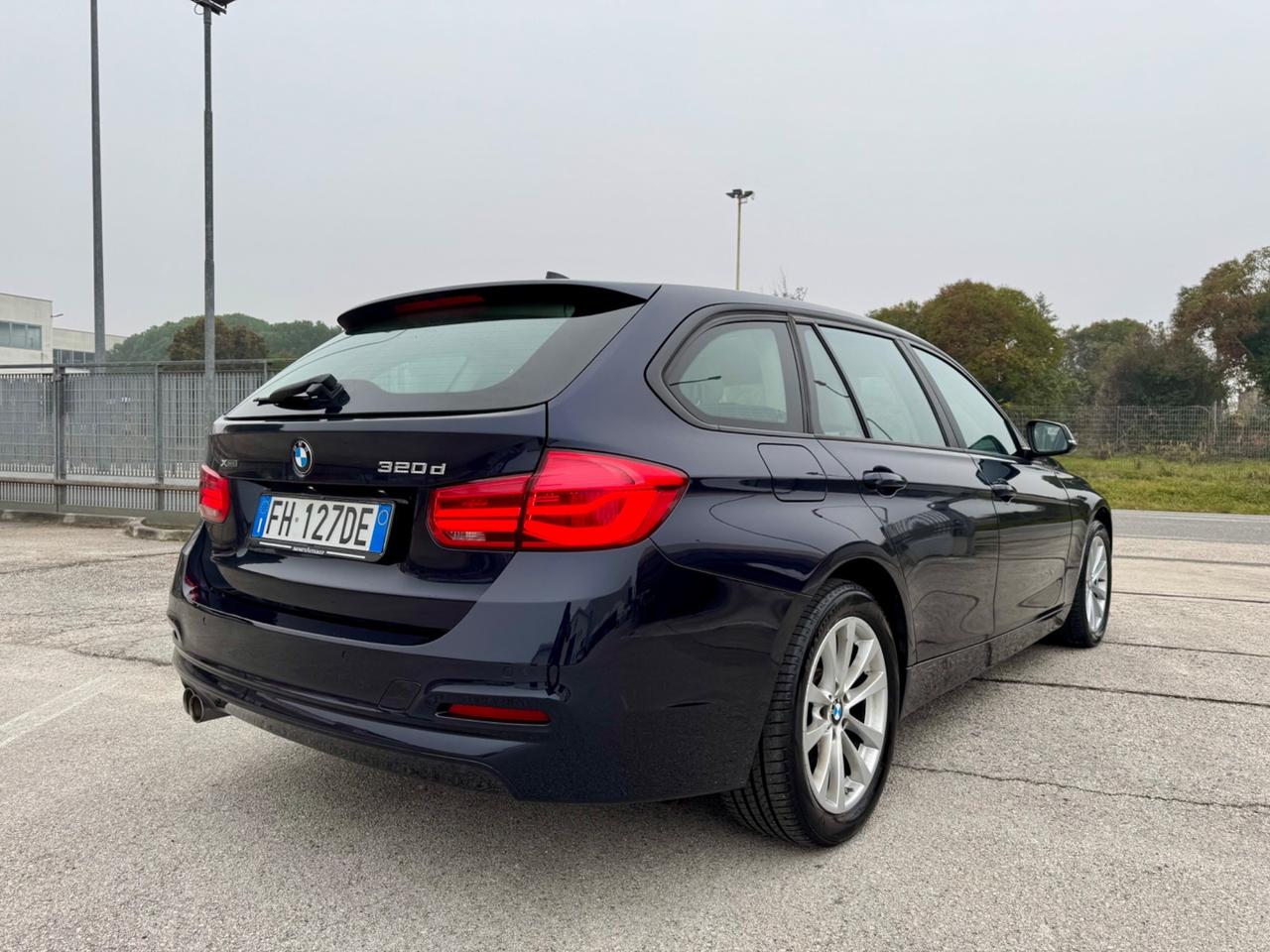 BMW 320d Automatic Touring XDRIVE - Navi 17