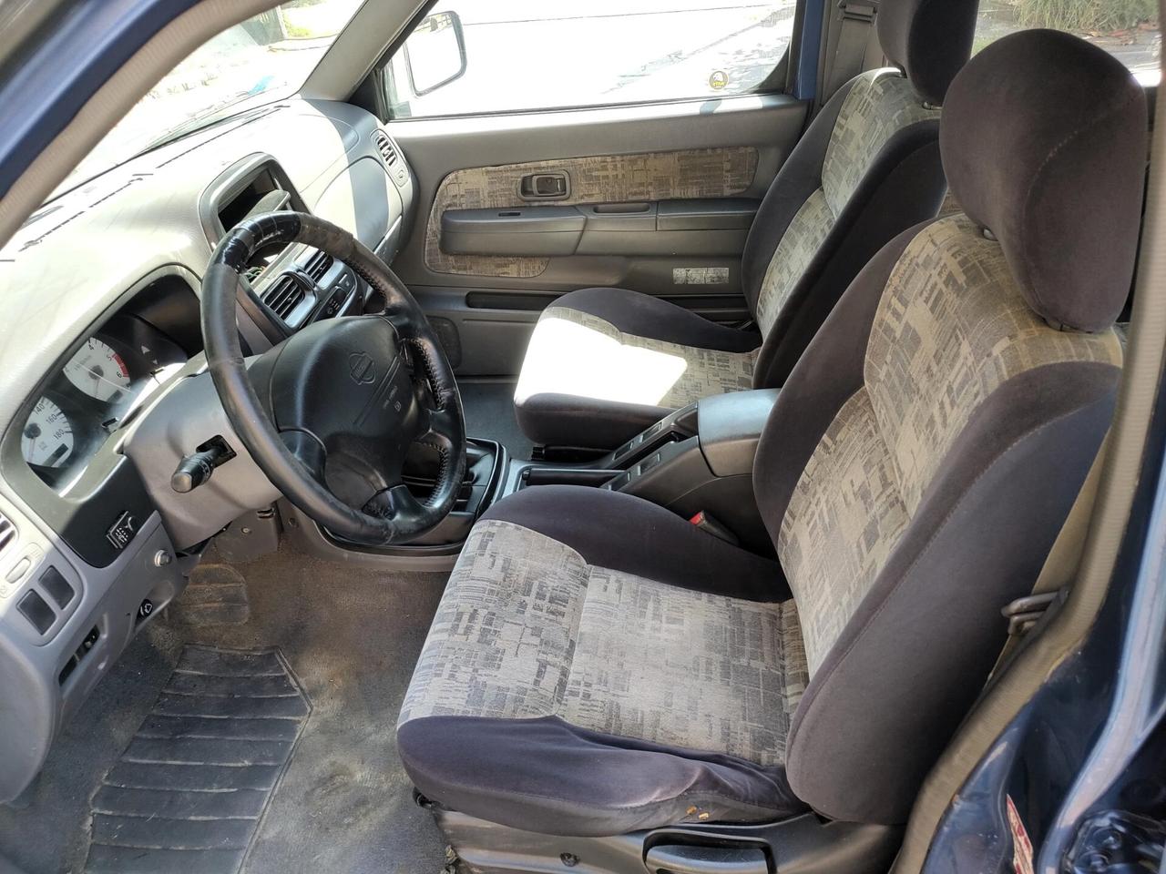 Nissan Navara Double Cab King Cab 2.5 TD