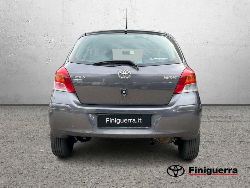Toyota Yaris II 2005 5p 1.3 dual Sol