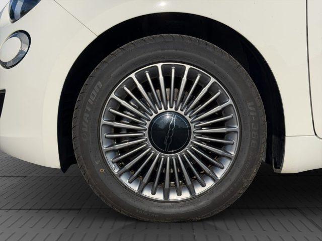 FIAT 500e 500 Icon + Berlina