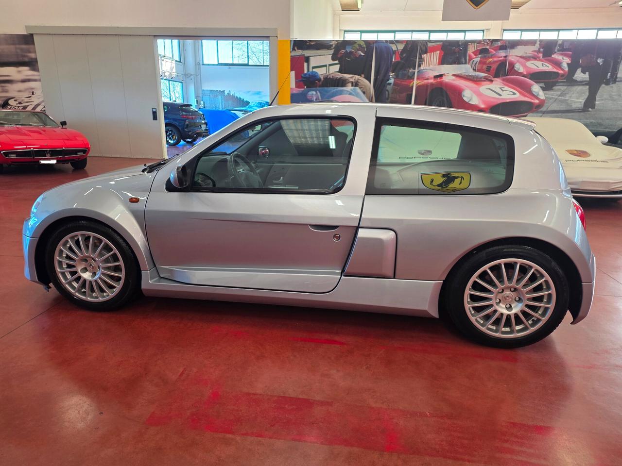 Renault Clio 3.0 V6 24V cat 3 porte Sport