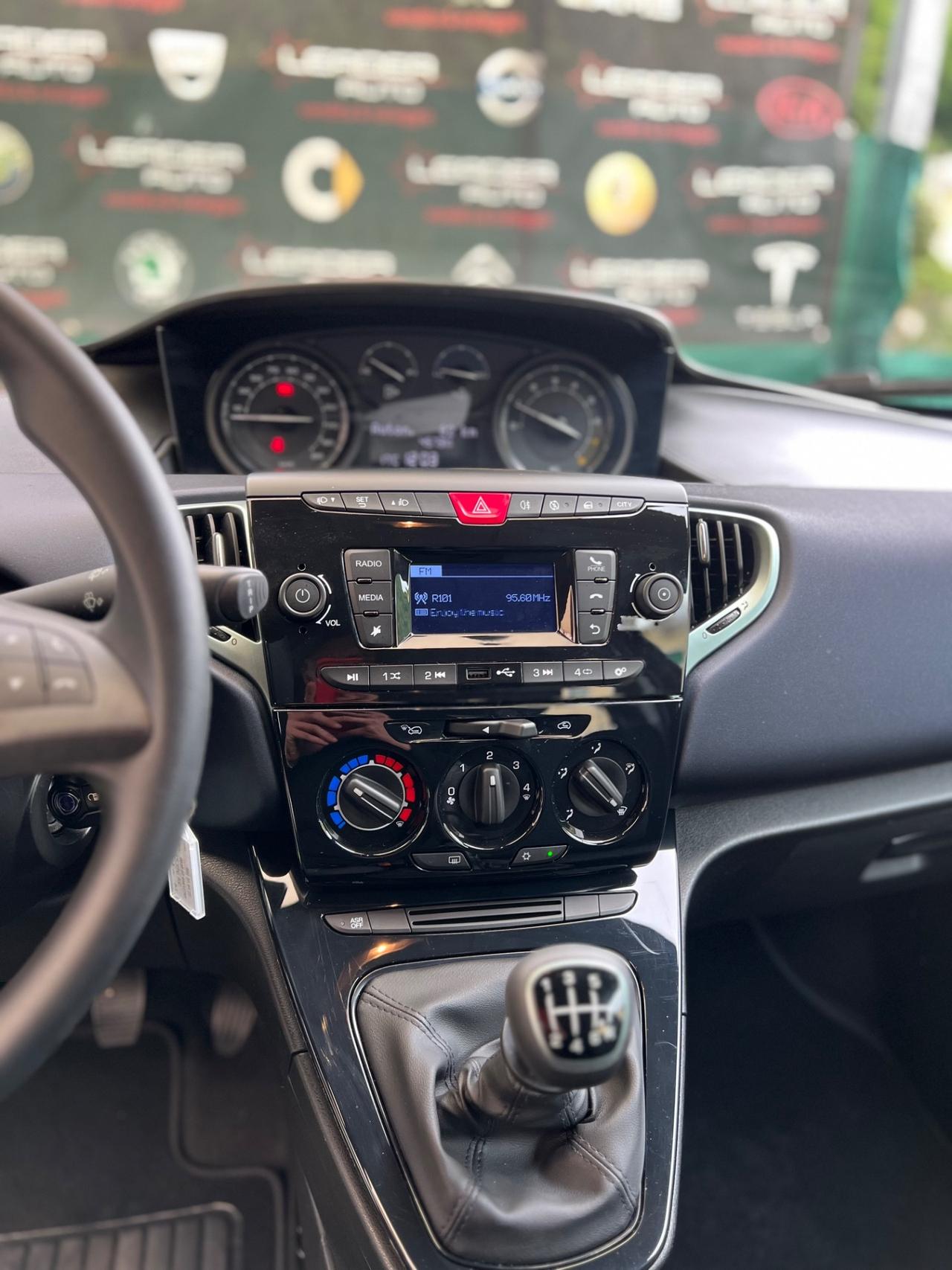 Lancia Ypsilon 1.0 FireFly 5 porte S&S Hybrid 4.000 Km
