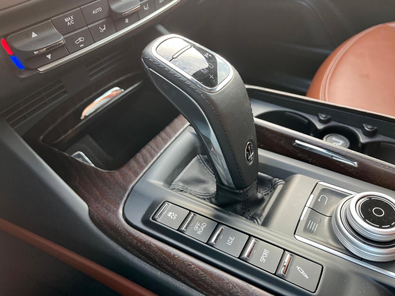 MASERATI LEVANTE 250cv AWD GRANLUSSO
