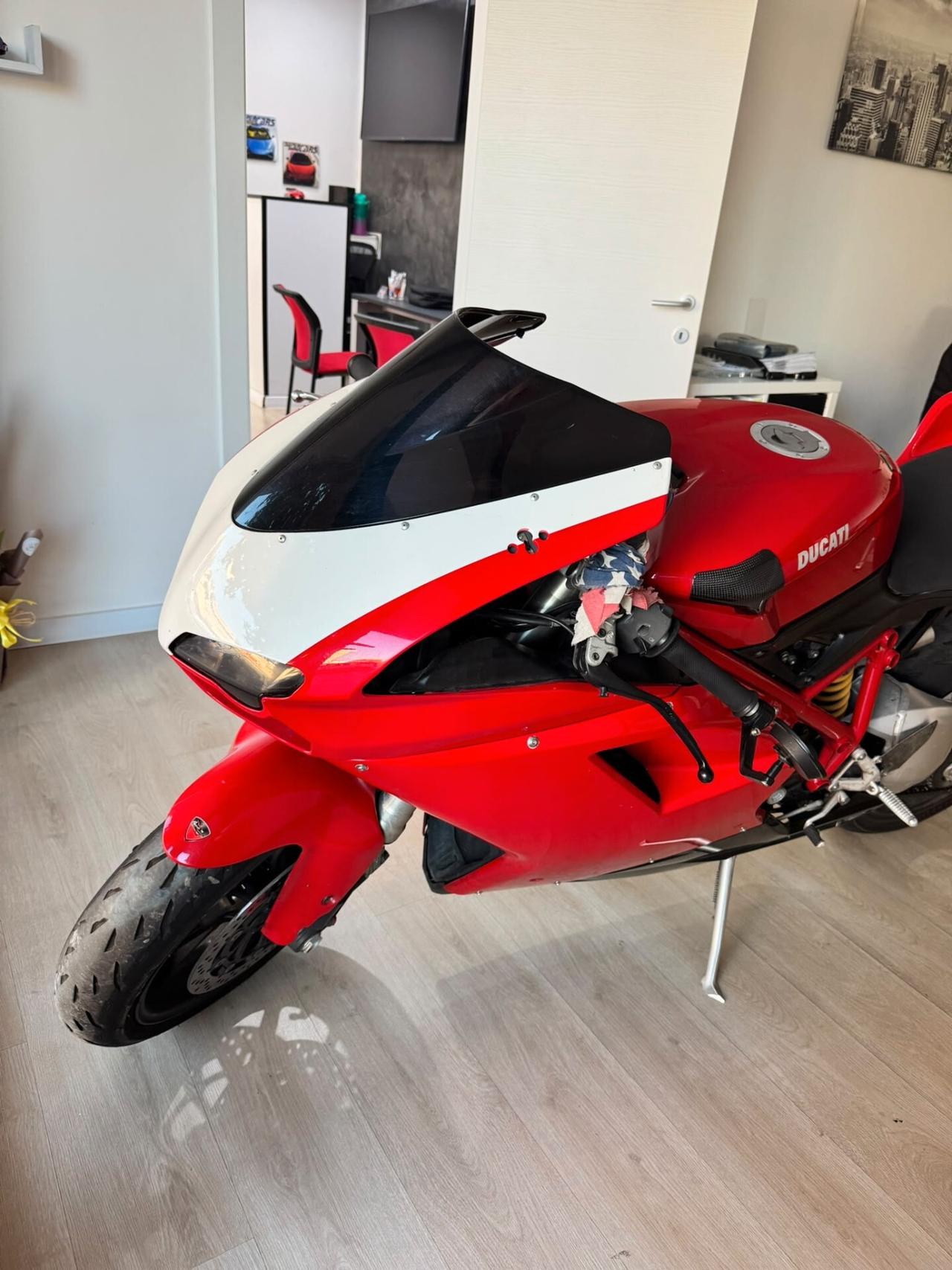 Ducati 848