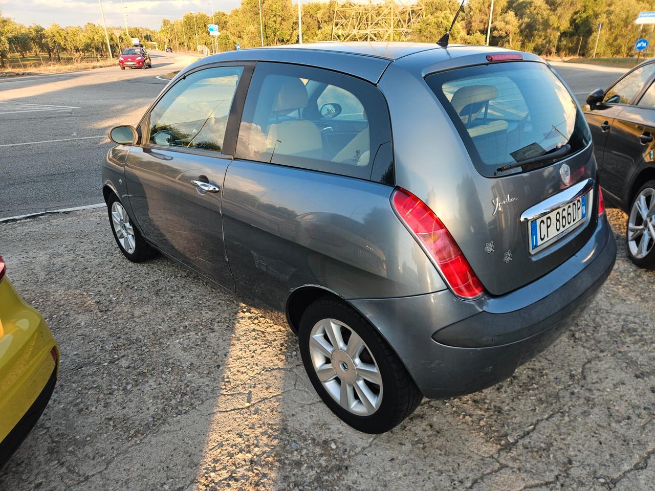 Lancia Ypsilon 1.2 16V Platino