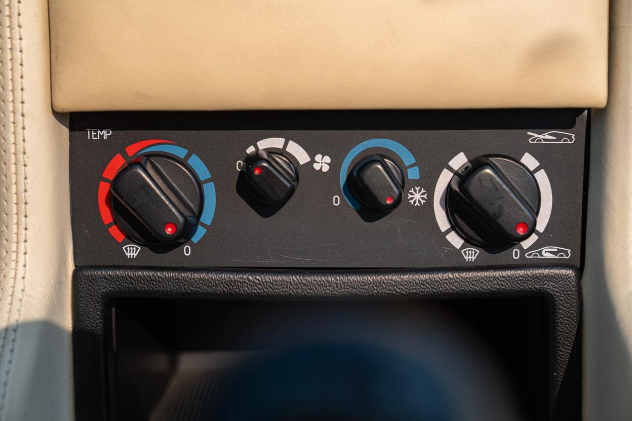 Lotus Esprit TURBO SE “HIGH WING” - RDS01630