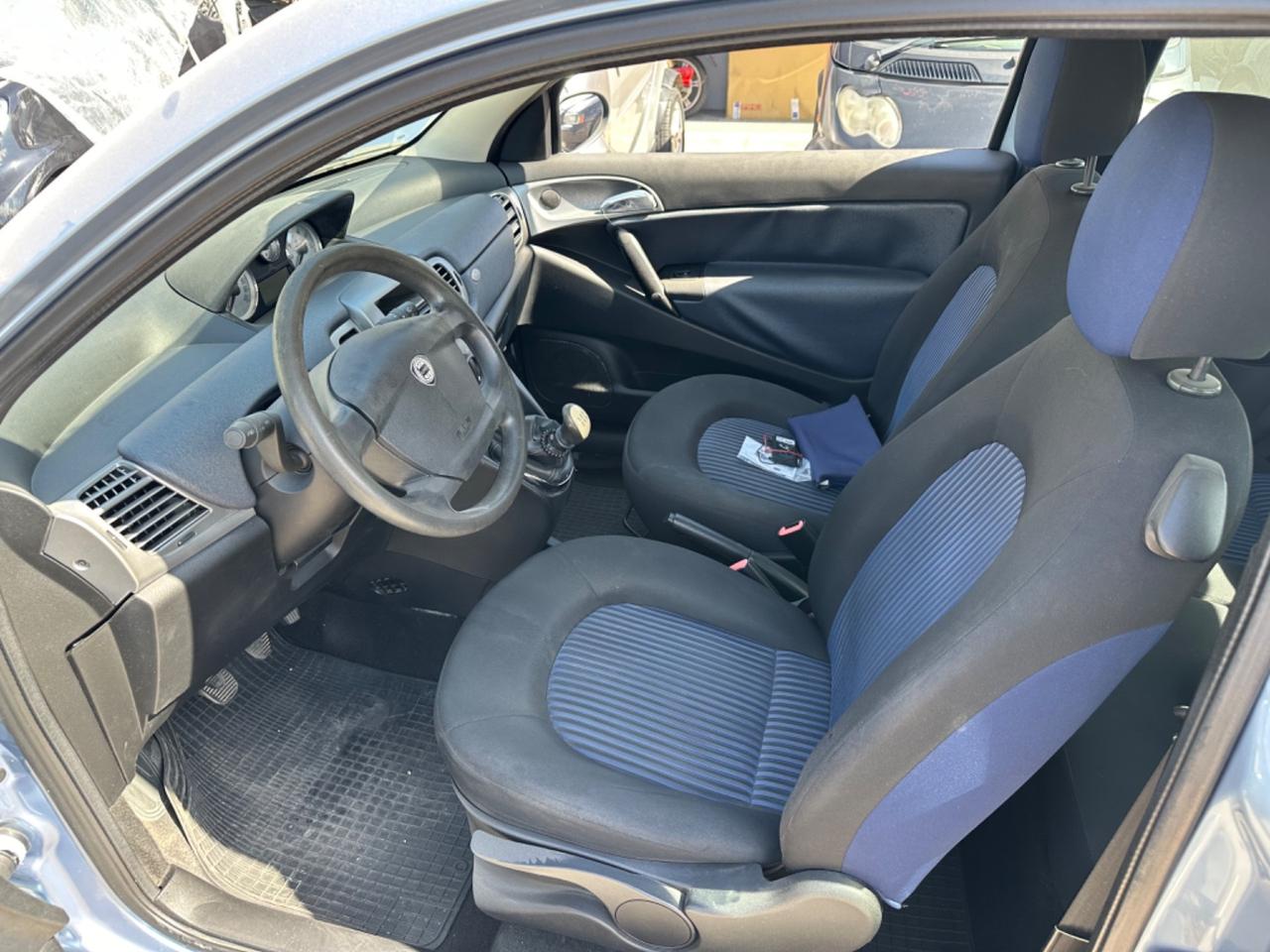 Lancia Ypsilon 1.2 LEGGI ANNUNCIO