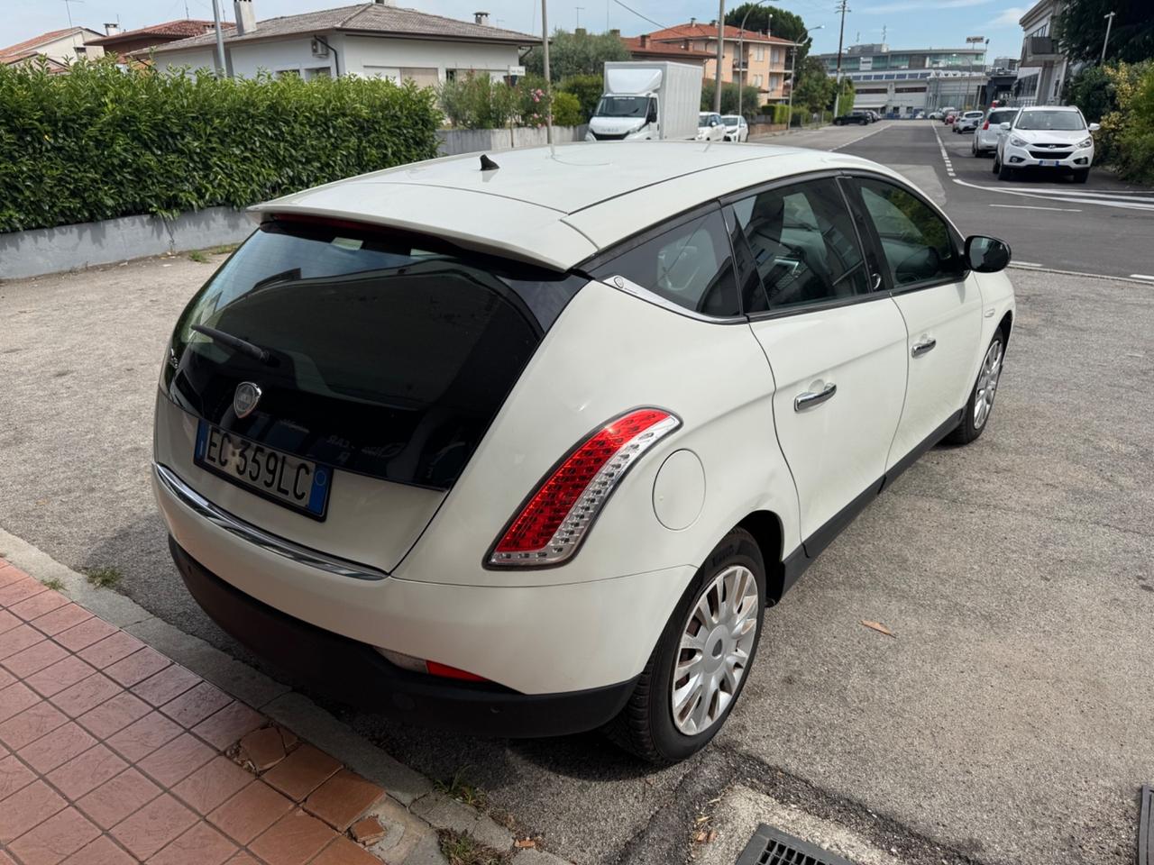Lancia Delta 1.4 T-Jet 120 CV Silver Ecochic GPL