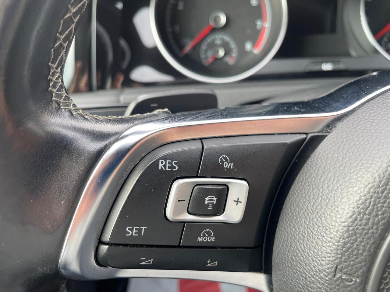 Volkswagen Golf 1.5 TSI ACT DSG 5p. Sport R-LINE