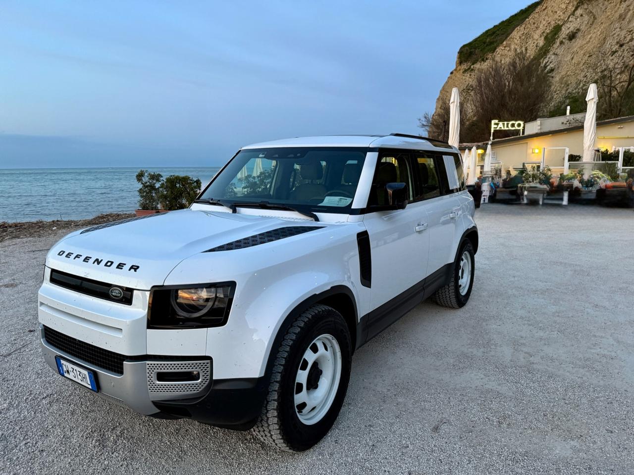 Land Rover Defender 110 3.0D I6 250 CV - LEASING SUBENTRO