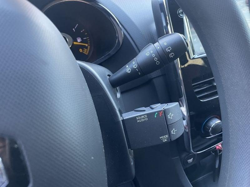 Renault Clio Clio 5p 1.2 Costume National 75cv+NAVI NEOPATENTATI