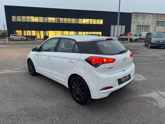 HYUNDAI i20 1.2 84 CV 5 porte Blackline