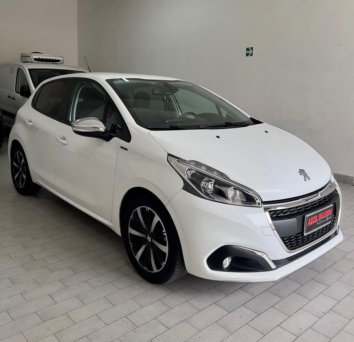 Peugeot 208 BlueHDi 100 S&S 5 porte Signature