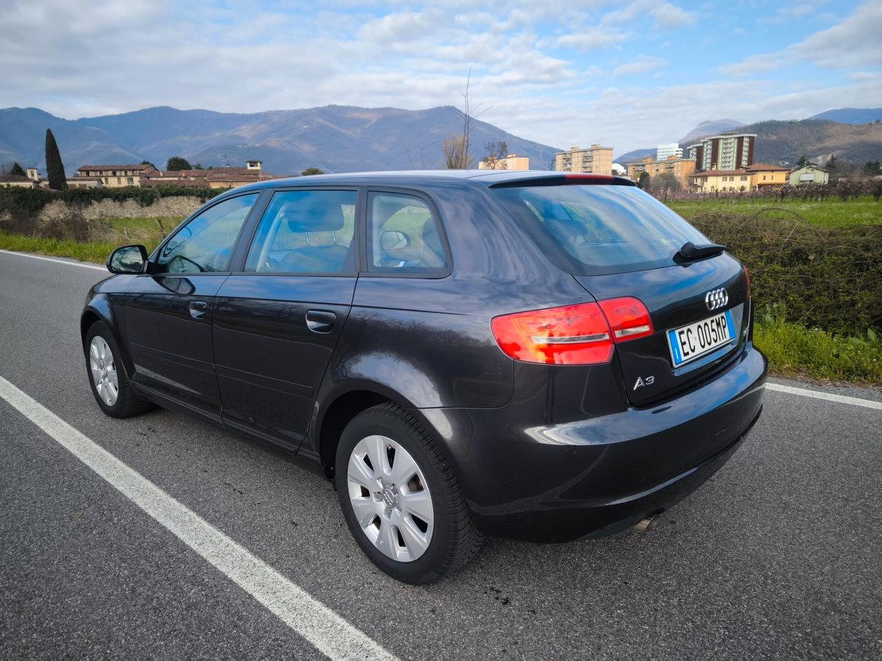AUDI A3 1,6 TDCI- AMBITION- 90CV- OK NEOPATENTATI
