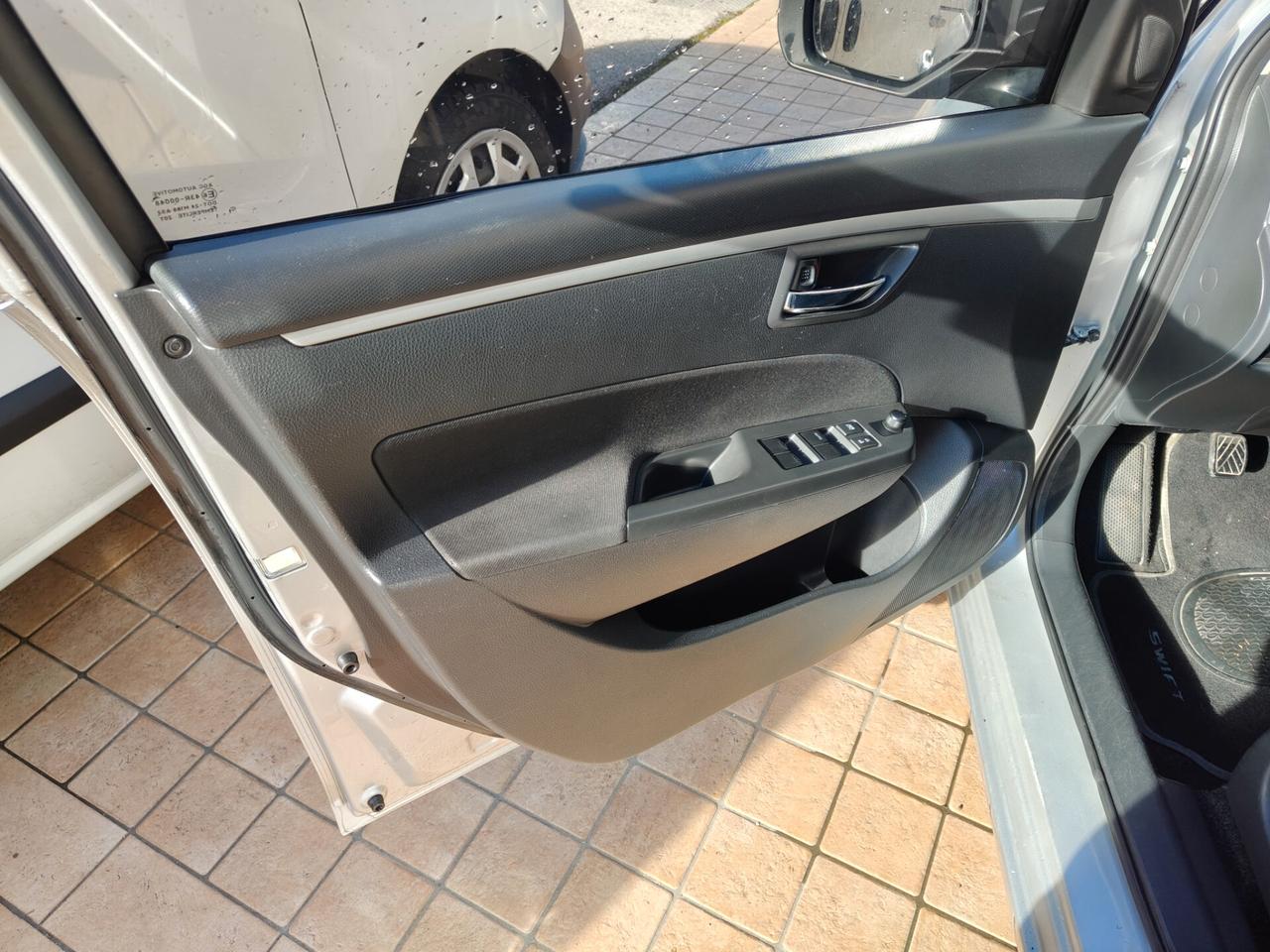 Suzuki Swift 1.3 DDiS 5 porte B-Top