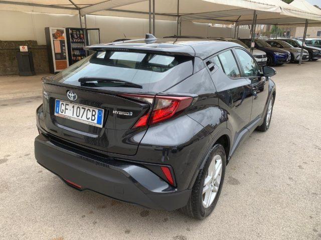 TOYOTA C-HR 1.8 Hybrid E-CVT Business