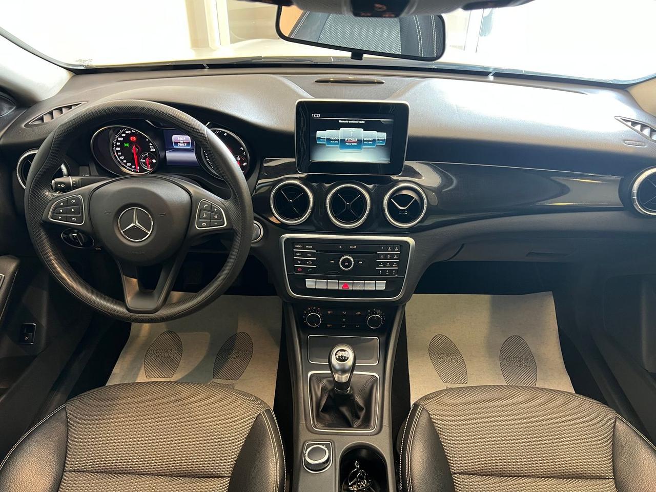 Mercedes-Benz CLA 180 Business #50338